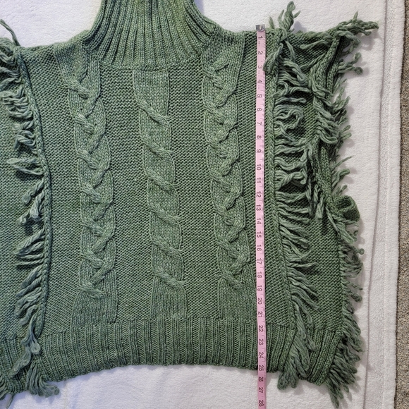 Betty Betty Wool Blend Fringe Poncho Turtleneck Sweater Green Chunky Knit L - Picture 12 of 13